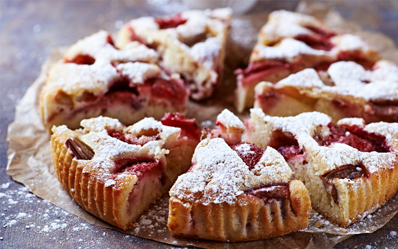 strawberry-and-rhubarb-cake